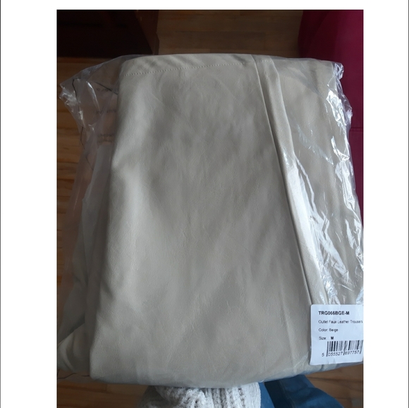 Beige Trousers Outlet Faux Leather pants - Picture 6 of 16